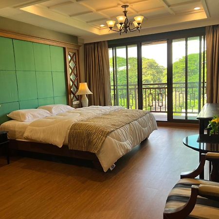 Quinstel Hostel Bangkok Bagian luar foto